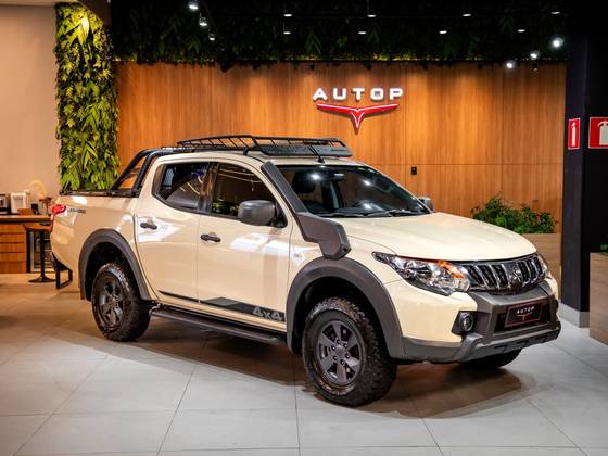 MITSUBISHI L200 TRITON 2.4 16V TURBO DIESEL SAVANA GLS CD 4X4 AUTOMÁTICO